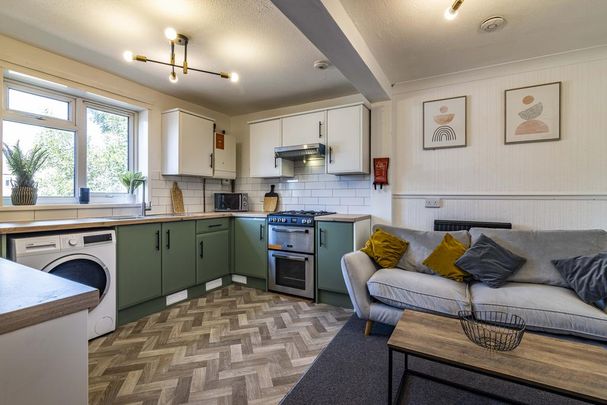 2 bedroom flat to rent - Photo 1