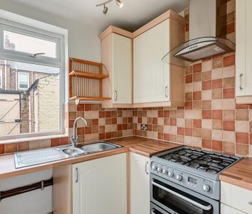 2 bedroom terraced house to rent - Photo 2