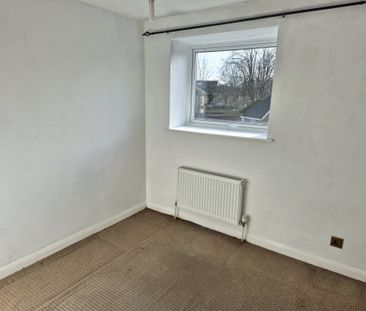 Two Bedroom House in The Glades - Photo 3