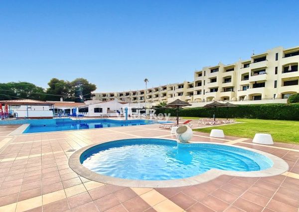 Apartment with swimming pool, for long rent in Albufeira.