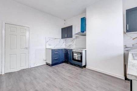 3 bedroom terraced house to rent - Photo 3