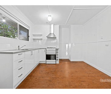 Well-Presented Three Bedroom Home Close to Amenities - Photo 4