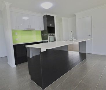 Gladstone Central - Photo 3