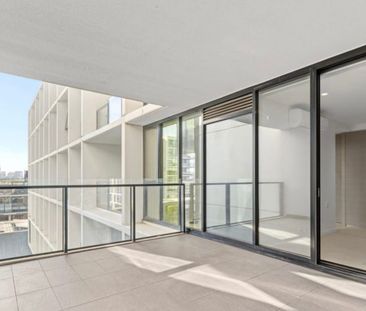 Light Filled Living in Sought-After Green Square Abbotsford - Photo 6