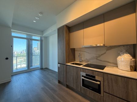 For Lease - 180 Front Street Unit# 2315, Toronto, Ontario - Photo 3