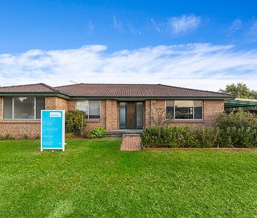 Renovated Three Bedroom Family Home - Photo 4