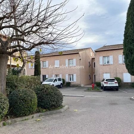 Location Appartement 4 pièces 74 m2 à Aubagne - Photo 3