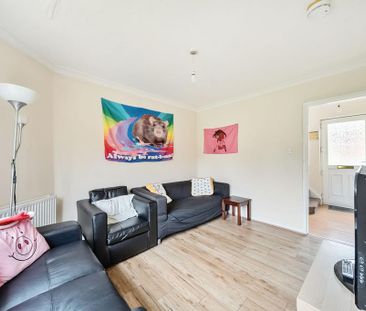 4 bedroom semi-detached house to rent - Photo 1