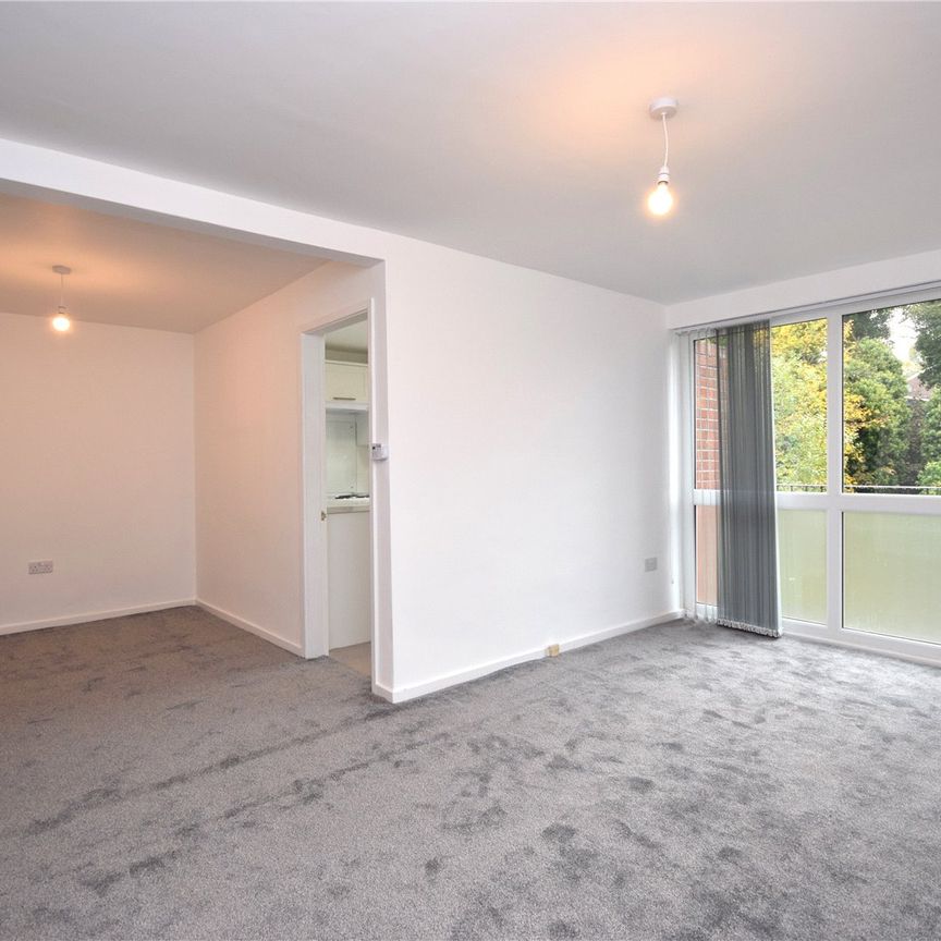 25A, Gledhow Wood Road, Leeds, West Yorkshire, LS8 4BZ - Photo 1