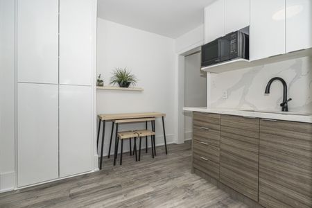 For Lease - 106 Harbord Street Unit# 2nd Floor, Toronto, Ontario - Photo 4