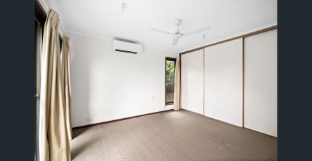 Charming Family Home - Photo 3