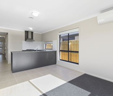 21 Mia Street, Alfredton - Photo 1