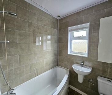3 bedroom House To Let - Photo 6