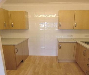 1 bedroom retirement property to rent - Photo 5