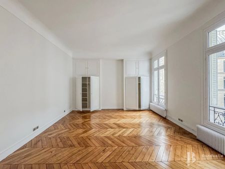 Tout savoir sur cet appartement dans le quartier Elysées-Madeleine, à Paris 8ème - Photo 3