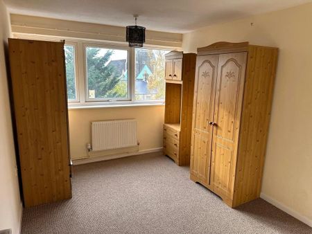 3 bedroom flat to rent - Photo 4