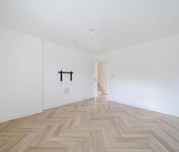 3 bedroom detached house to rent - Photo 2