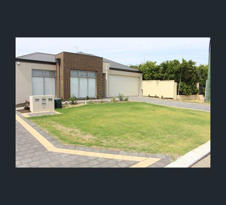 1/4 Canterbury Court, Nollamara, WA 6061 - Photo 4