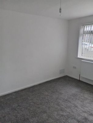 2 bedroom property to rent - Photo 1