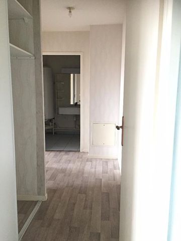 Location Appartement 3 pièces 65m² - Photo 5