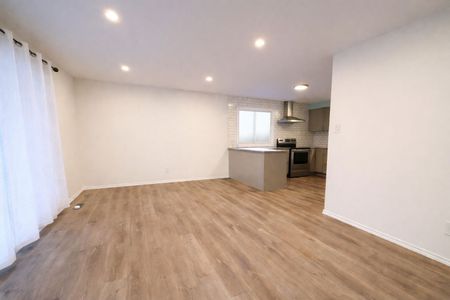 For Lease - 128 Toulon Crescent Unit# UPPER, London East, Ontario - Photo 2