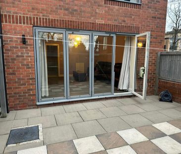 5 bedroom townhouse to rent - Photo 3