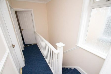 3 Bed Student house on Elmes road - Photo 3