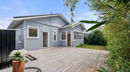 Charming 3 Bedroom Home: Perfect for Your Family - Photo 4