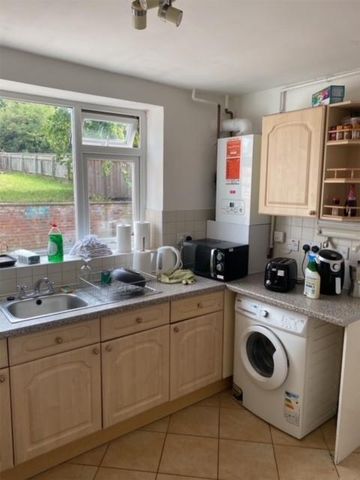 4 bedroom terraced house to rent - Photo 5