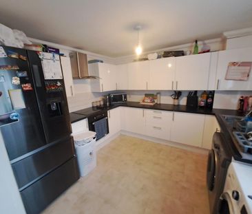 3 bedroom end of terrace house to rent - Photo 6