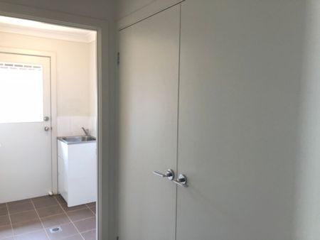 Beautifully Presented Home - Photo 5