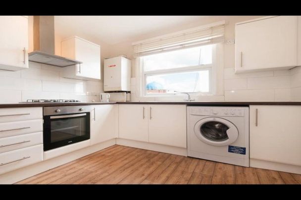 1 Bed Flat, Stoke Newington Road, N16 - Photo 1