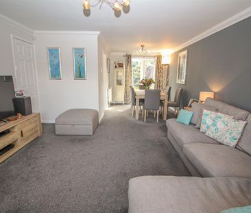 3 Bedroom House - Semi-Detached - Photo 1