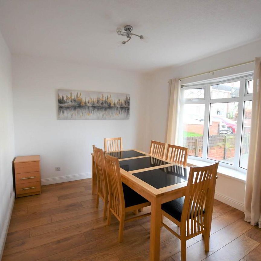 34 Downhill Avenue, BT87EF, Belfast - Photo 1