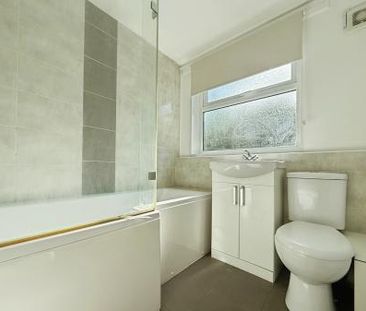 1 bedroom Flat To Let - Photo 3