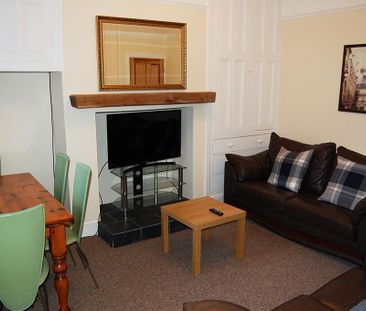 4 bedroom terraced house to rent - Photo 1