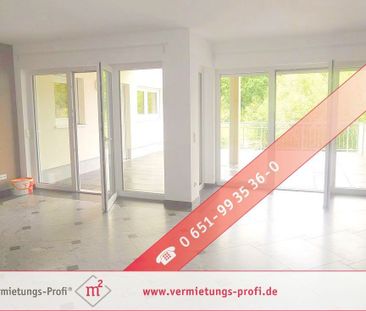 Olewig: Luxuriöse 2-Zimmerwohnung mit Balkon, Einbauküche und Stell... - Photo 1