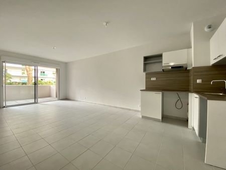Près d'Arènes - T3 - 65.32 M² - Photo 2