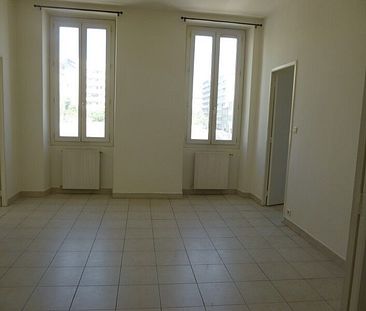 Appartement 3 pièces 58m2 MARSEILLE 6EME 738 euros - Photo 6