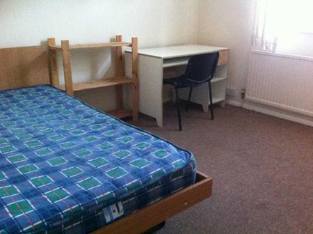 3 bedroom terraced house to rent - Photo 4