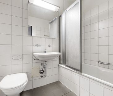 **Grosszügige Erdgeschosswohnung mit Gartensitzplatz** - Photo 6