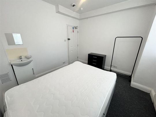 7 bedroom house share to rent - Photo 1