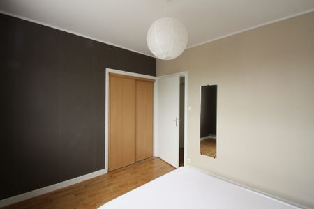 Location Appartement 3 pièces 63m² MIRIBEL 01700 - Photo 2