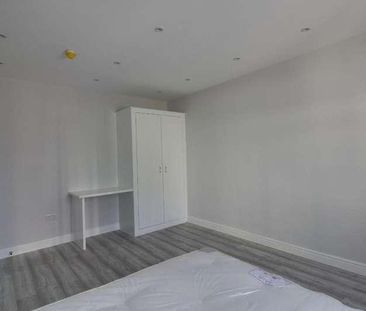 High Street, Southend On Sea, Essex, SS1 - Photo 4