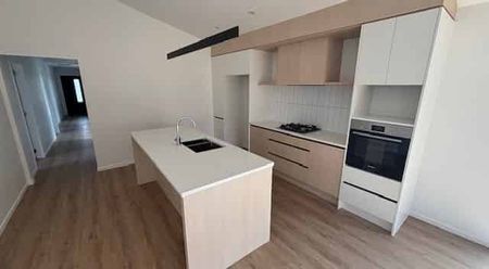 4 BEDROOMS - CROMWELL - Photo 2