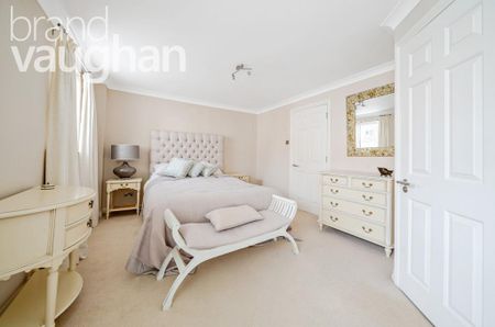 3 bedroom flat to rent - Photo 2