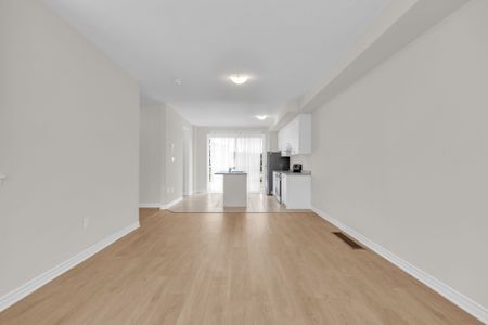 For Lease - 20 Lana Circle, Wasaga Beach, Ontario - Photo 2