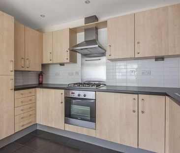 Sandford Court, Winnersh, RG41 - Photo 2