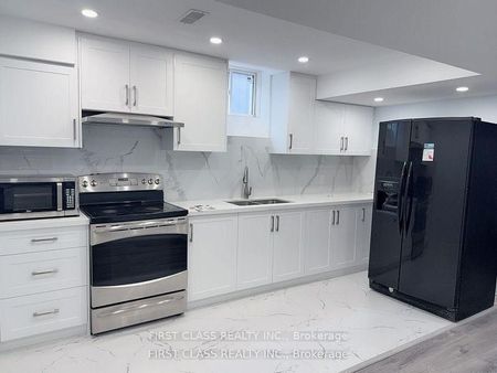 For Lease - 44 Whippletree Drive, East Gwillimbury, Ontario - Photo 2