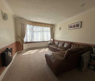 4 bedroom semi-detached house to rent - Photo 5